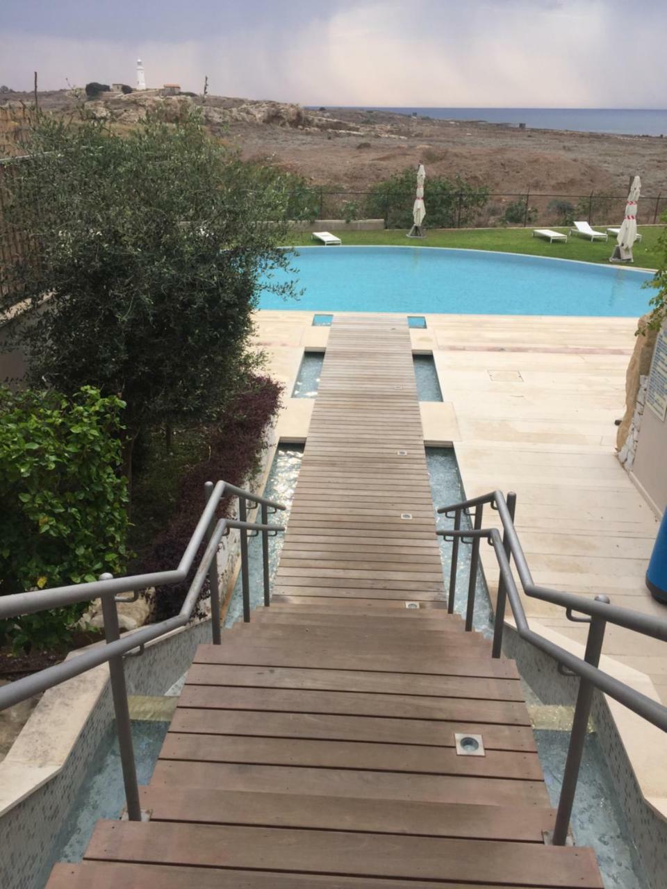 Lingna luxury apartment lighthouse Paphos Extérieur photo